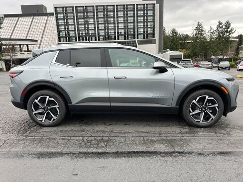 New 2026 Chevrolet Equinox EV LT image 6