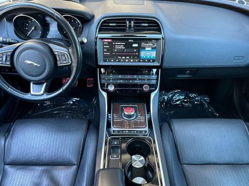 Used 2017 Jaguar XE First Edition image 28