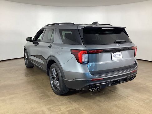 Used 2025 Ford Explorer ST AWD/4WD image 7