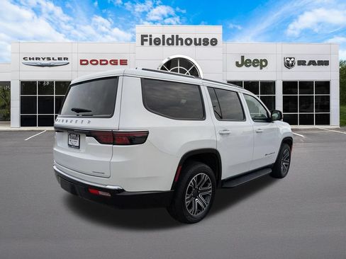 Used 2024 Jeep Wagoneer Series II AWD/4WD image 11