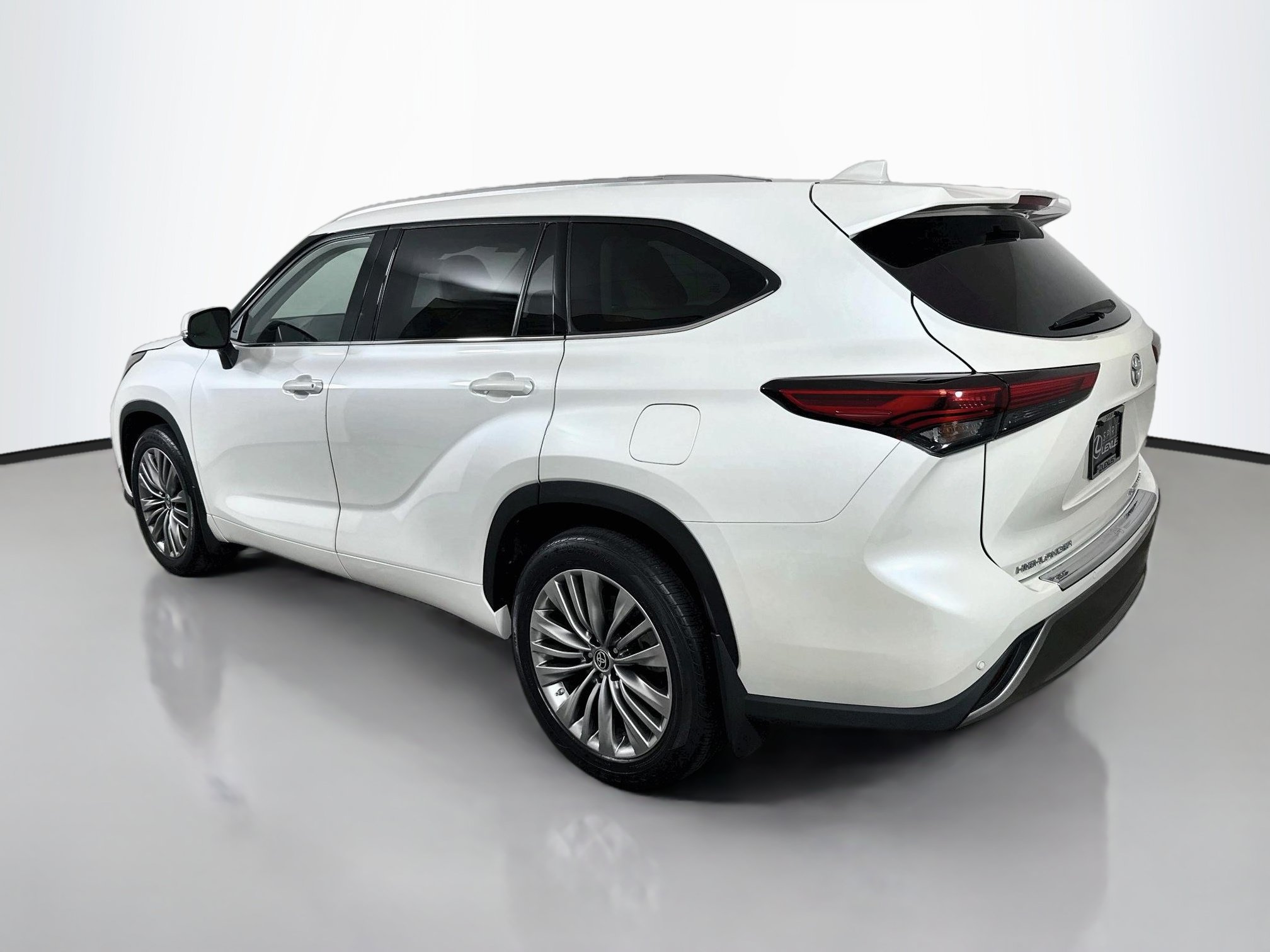Used 2020 Toyota Highlander Platinum AWD/4WD image 5