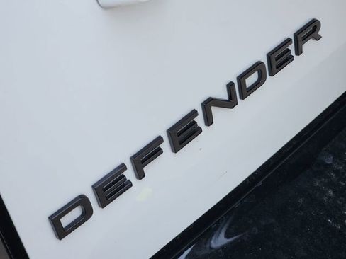 New 2026 Land Rover Defender 110 X-Dynamic SE image 8
