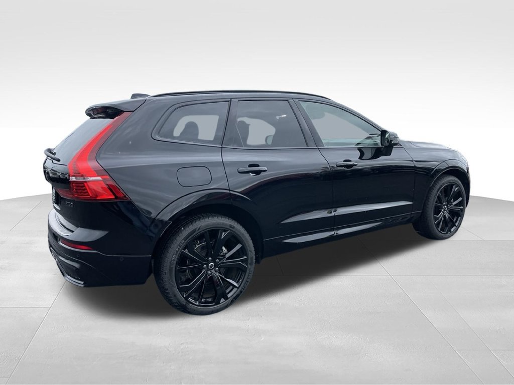 Used 2024 Volvo XC60 B5 Ultimate w/ Protection Package Premier AWD/4WD image 4