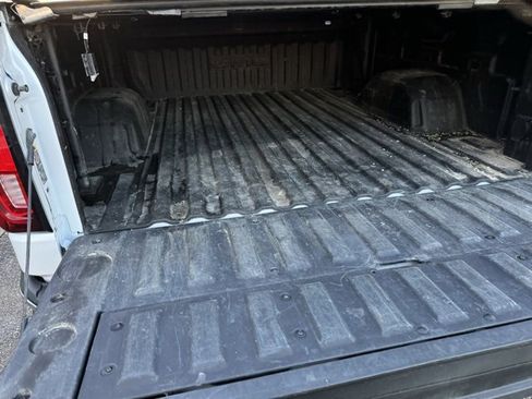 Used 2023 GMC Sierra 1500 SLT image 41