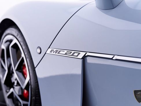 Used 2023 Maserati MC20 Spyder RWD image 24