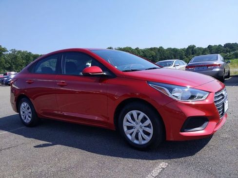 Used 2019 Hyundai Accent SE FWD image 1