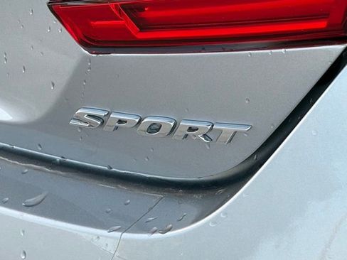 Used 2022 Honda Accord Sport image 9