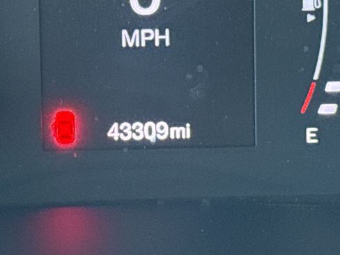 Used 2022 Jeep Compass Latitude w/ Sun and Sound Group image 24