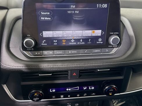 Used 2025 Nissan Rogue SV AWD/4WD image 18