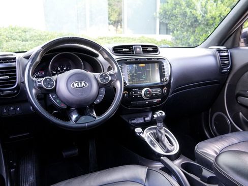 Used 2015 Kia Soul + w/ Primo Package FWD image 5