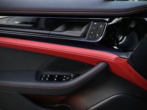 New 2026 Porsche Panamera 4 image 18