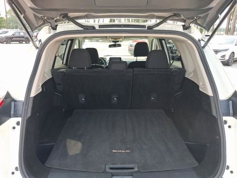 Used 2023 Nissan Rogue S FWD image 10