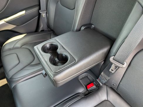 Used 2019 Jeep Cherokee Limited AWD/4WD image 18