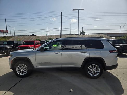Used 2023 Jeep Grand Cherokee L Laredo AWD/4WD image 6