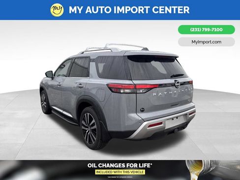 Used 2024 Nissan Pathfinder Platinum w/ Cargo Package AWD/4WD image 4