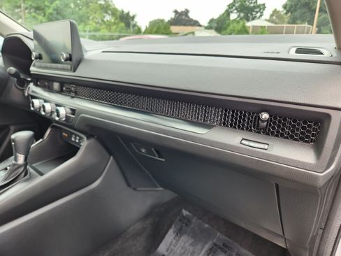 Used 2024 Honda CR-V EX image 17