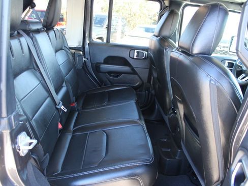 Used 2023 Jeep Wrangler Unlimited Sahara image 29