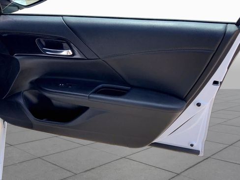 Used 2015 Honda Accord Sport image 22