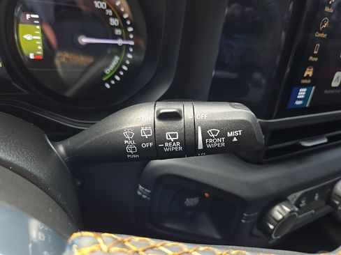 Used 2024 Jeep Wrangler Unlimited Sahara AWD/4WD image 22
