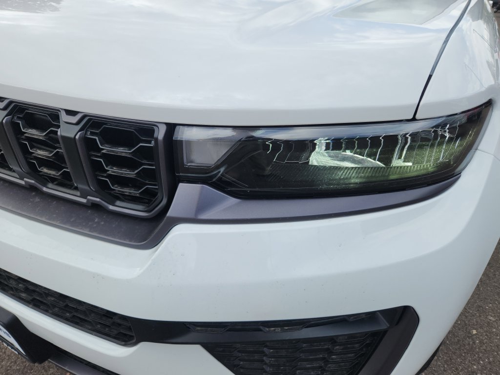 New 2026 Jeep Grand Cherokee Altitude AWD/4WD image 8