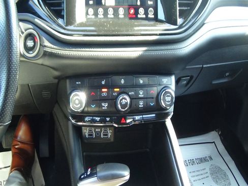 Certified 2024 Dodge Durango SXT AWD/4WD image 27