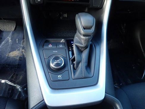 Used 2025 Toyota RAV4 LE AWD/4WD image 19