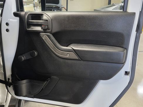 Used 2014 Jeep Wrangler Sport image 17