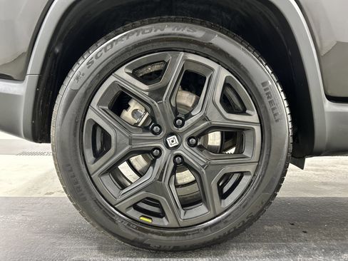 Used 2025 Rivian R1S Adventure AWD/4WD image 12
