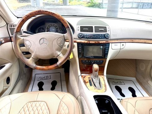 Used 2005 Mercedes-Benz E 320 Sedan image 8