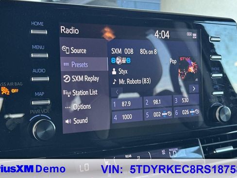 Used 2024 Toyota Sienna XLE FWD image 30