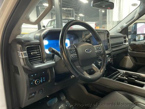 Used 2024 Ford F250 Lariat w/ Lariat Ultimate Package AWD/4WD image 11