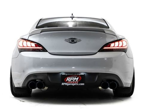 Used 2015 Hyundai Genesis 3.8 image 3