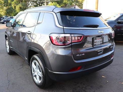 Used 2024 Jeep Compass Latitude AWD/4WD image 3