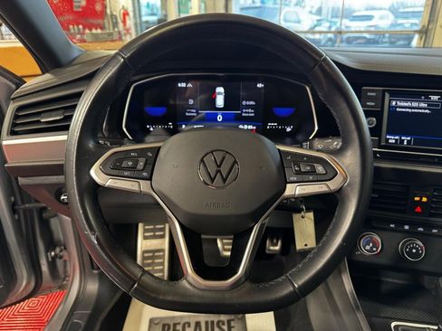 Used 2023 Volkswagen Jetta Sport image 18