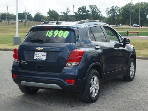 Used 2018 Chevrolet Trax LT w/ LT Convenience Package AWD/4WD image 12