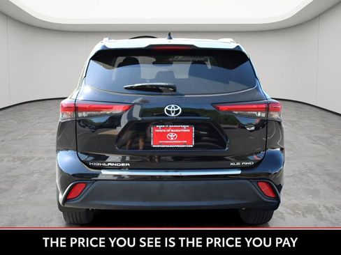 Used 2023 Toyota Highlander XLE AWD/4WD image 5