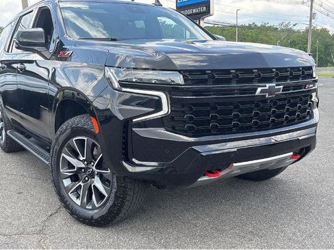 Used 2023 Chevrolet Tahoe Z71 w/ Luxury Package AWD/4WD image 2