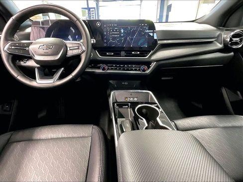 Used 2025 Chevrolet Equinox LT w/ Convenience Package II AWD/4WD image 21