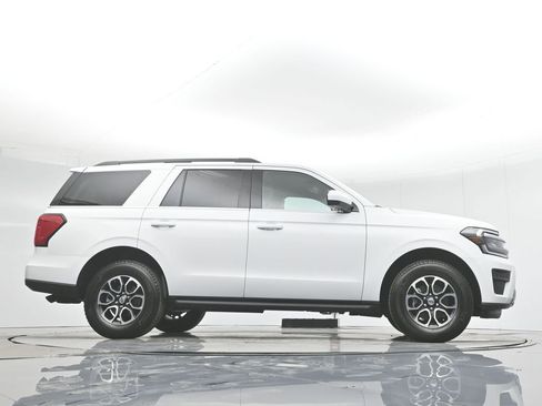 Certified 2024 Ford Expedition XLT RWD image 55