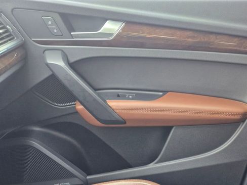 Used 2019 Audi Q5 2.0T Premium Plus w/ Premium Plus Package image 38