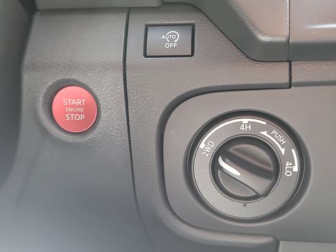 Used 2025 Nissan Frontier PRO-4X w/ Pro Convenience Package image 29