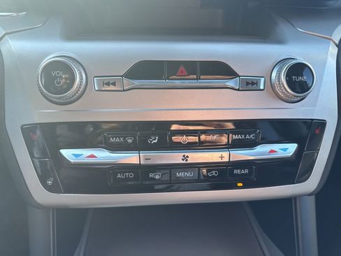 Certified 2022 Ford Explorer XLT w/ Equipment Group 202A image 6