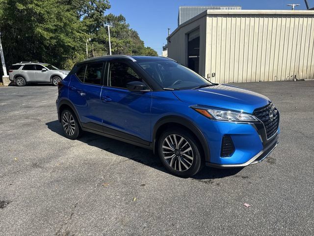 Used 2024 Nissan Kicks SV FWD image 3