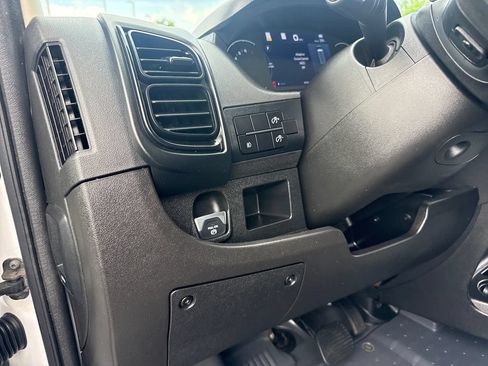 Used 2025 RAM ProMaster 2500 w/ U-Haul Equipment Group FWD image 28