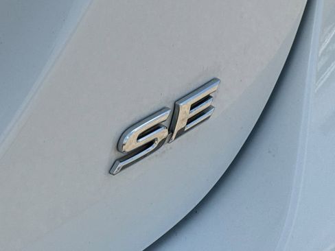 Used 2023 Toyota Camry SE FWD image 10