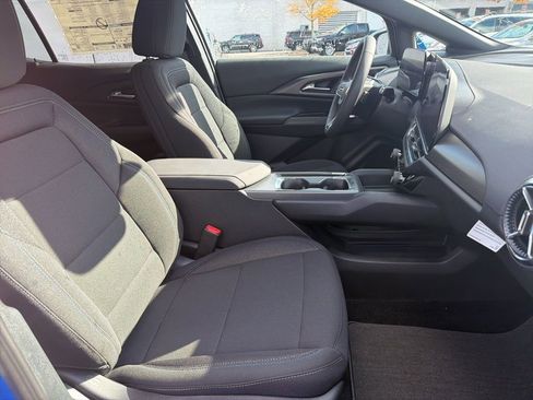 New 2026 Chevrolet Equinox EV LT image 19