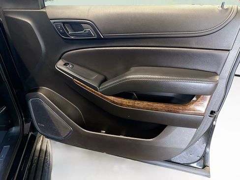 Used 2020 Chevrolet Suburban LT AWD/4WD image 34