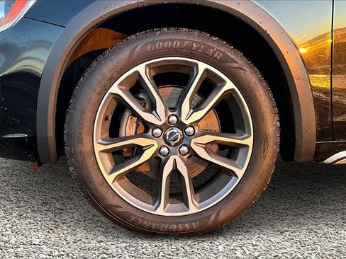 Used 2016 Volvo V60 T5 Cross Country w/ Climate Package image 8