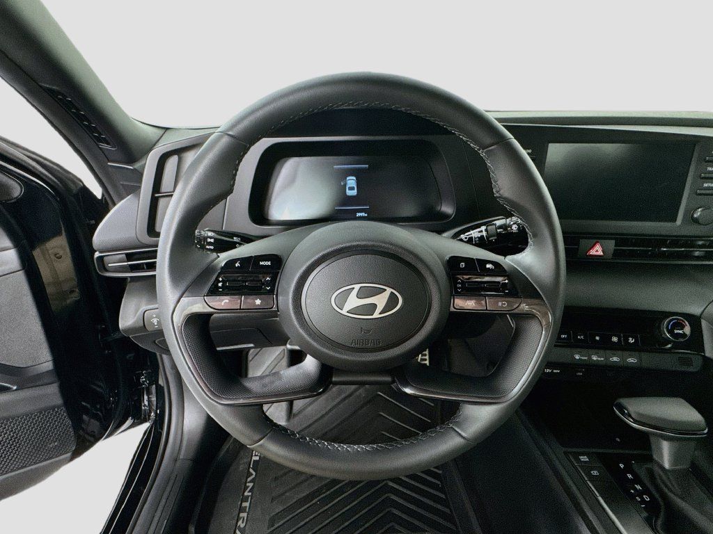 Certified 2026 Hyundai Elantra Sport FWD image 11