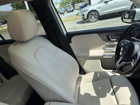 Used 2021 Mercedes-Benz GLB 250 image 13